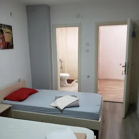 Bela Hostel *